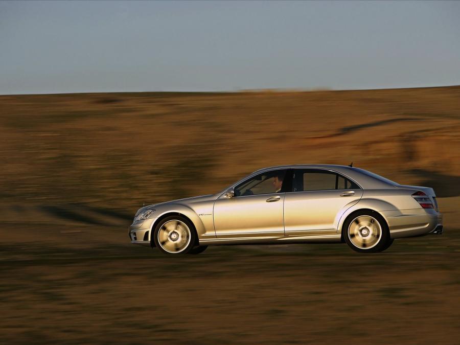  Mercedes-Benz S65 AMG 2009 года  (фото 10 из 21)